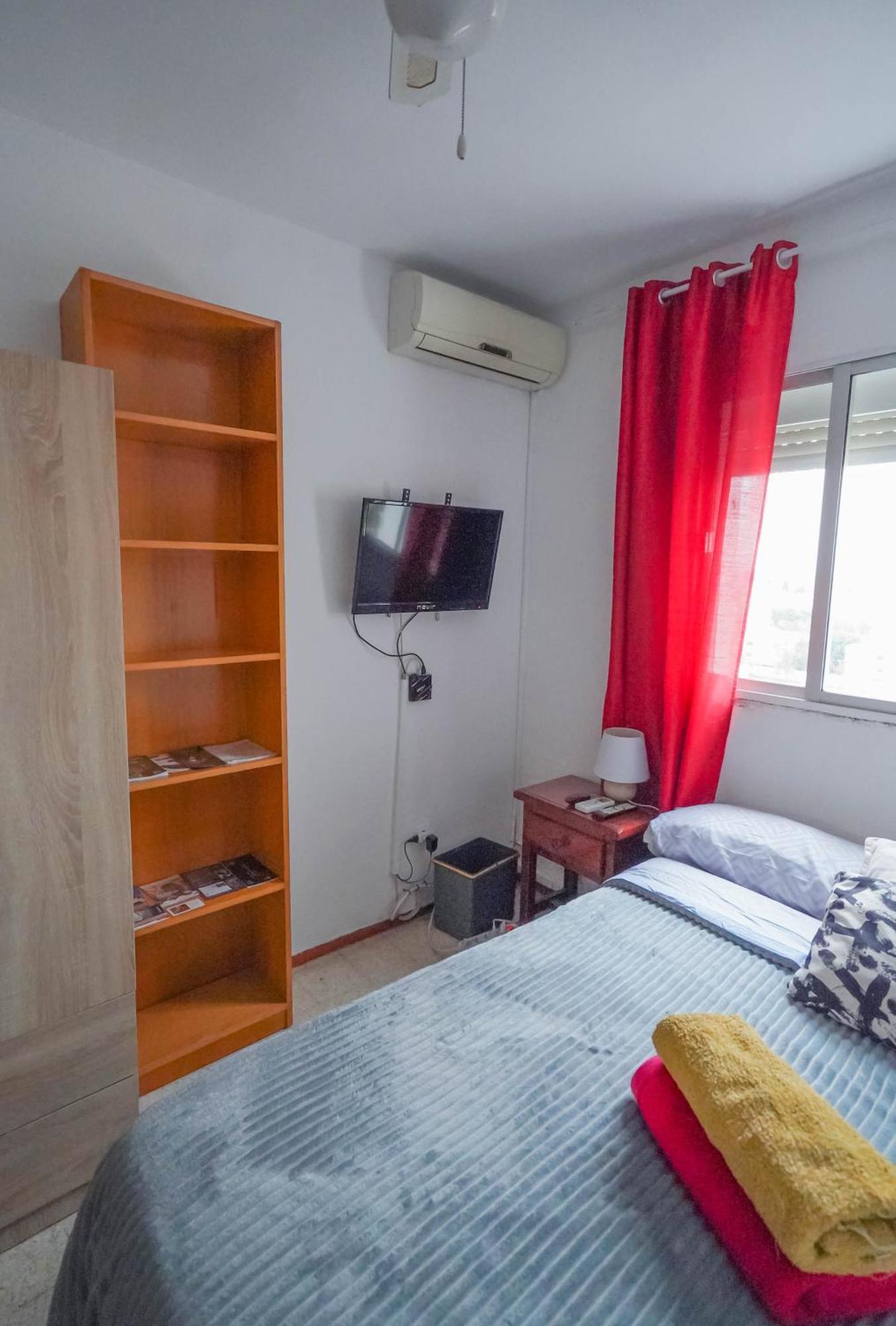 Habitaciones Privadas Con Cama Doble En Sevilla Exterior foto