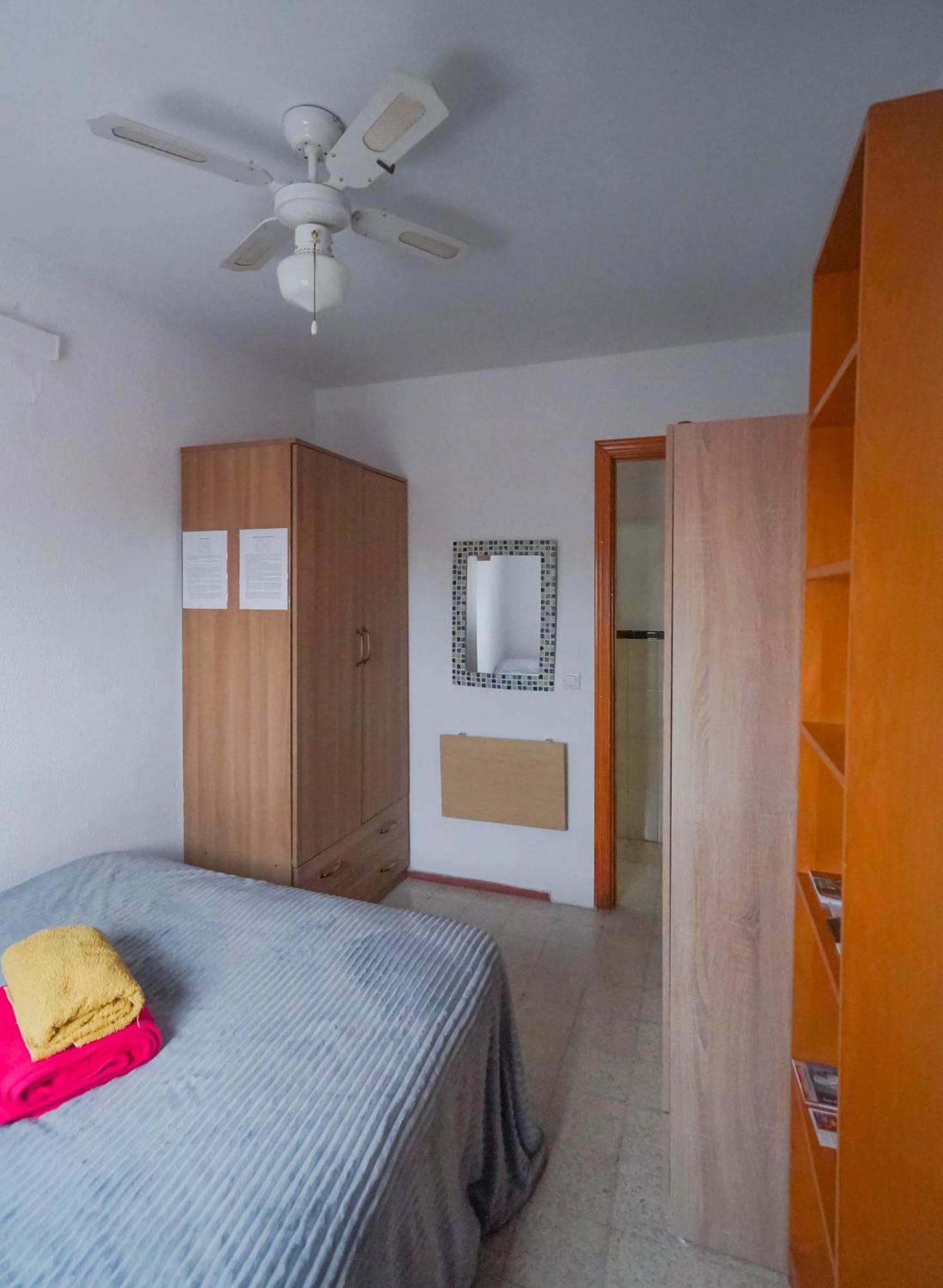 Habitaciones Privadas Con Cama Doble En Sevilla Exterior foto