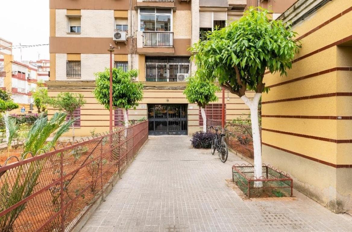 Habitaciones Privadas Con Cama Doble En Sevilla Exterior foto