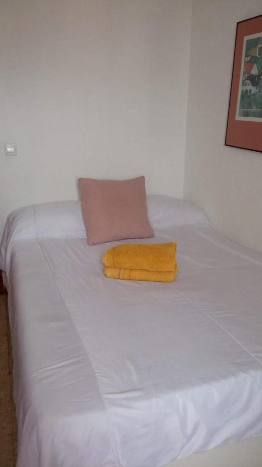 Habitaciones Privadas Con Cama Doble En Sevilla Exterior foto