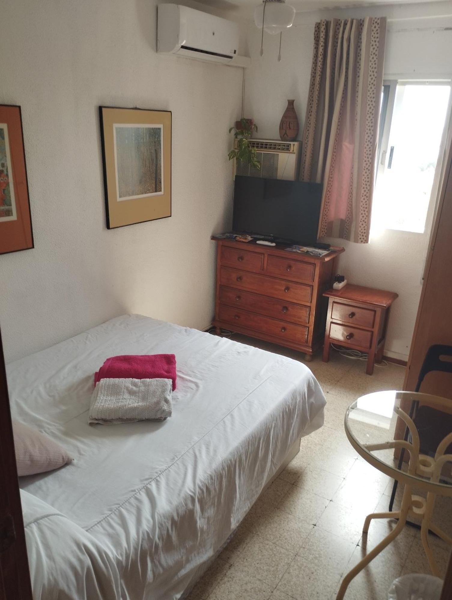Habitaciones Privadas Con Cama Doble En Sevilla Exterior foto